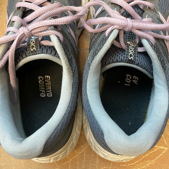 ASICS Gel Contend 6 ladies running shoes in good used condition, size 9 1/2 - Picture 8 of 9